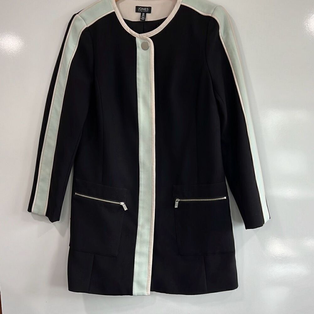 Jones New York black zip up‎ coat size 4